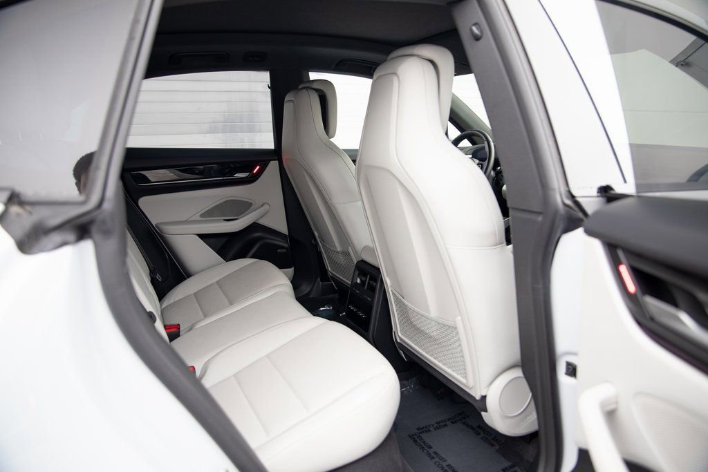 Certified 2025 Porsche Macan Electric RWD image 26