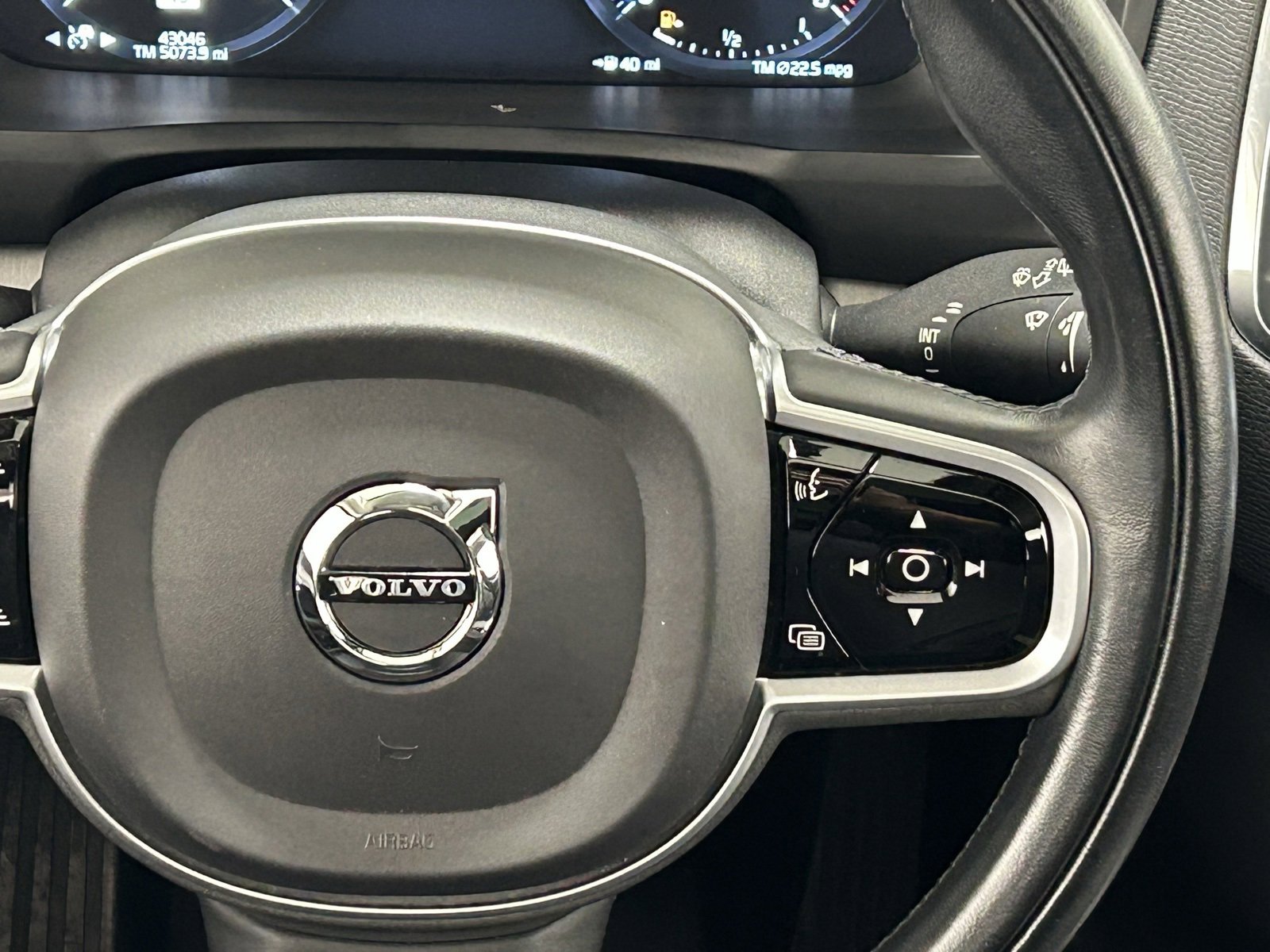 Used 2021 Volvo XC90 T5 Momentum w/ Climate Package image 13