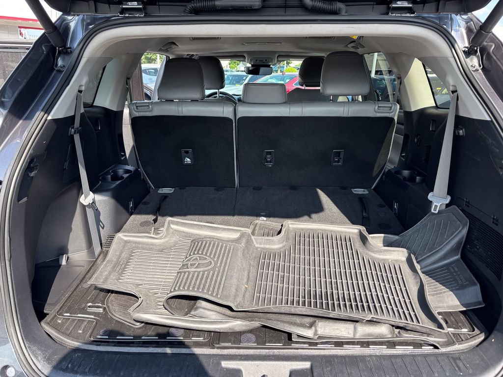 Certified 2024 Toyota Highlander XLE FWD image 51