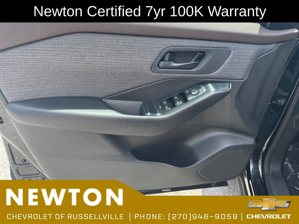 Used 2023 Nissan Rogue S FWD image 7