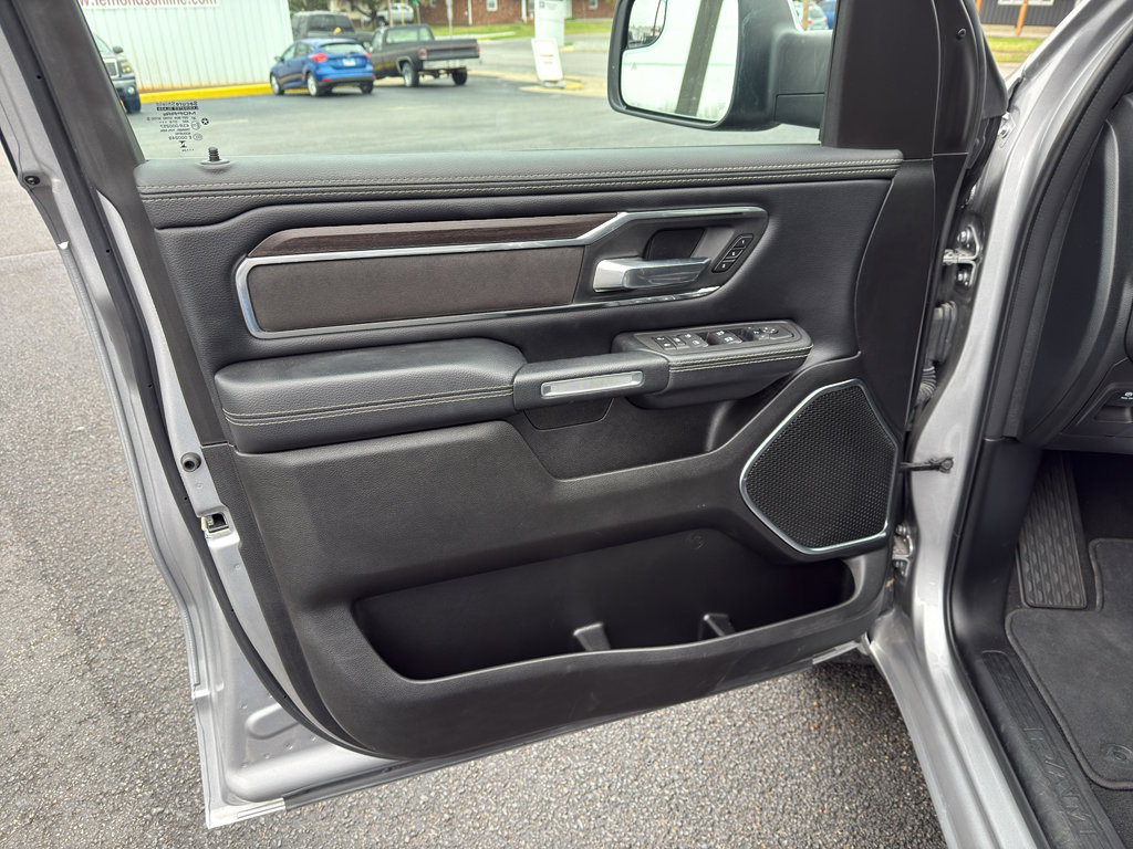 Used 2025 RAM 1500 Laramie image 17