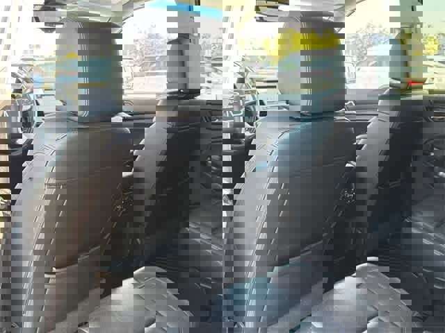 Used 2019 GMC Yukon SLT w/ Open Road Package image 18