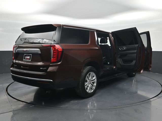 Used 2023 GMC Yukon XL SLT w/ SLT Luxury Package image 34