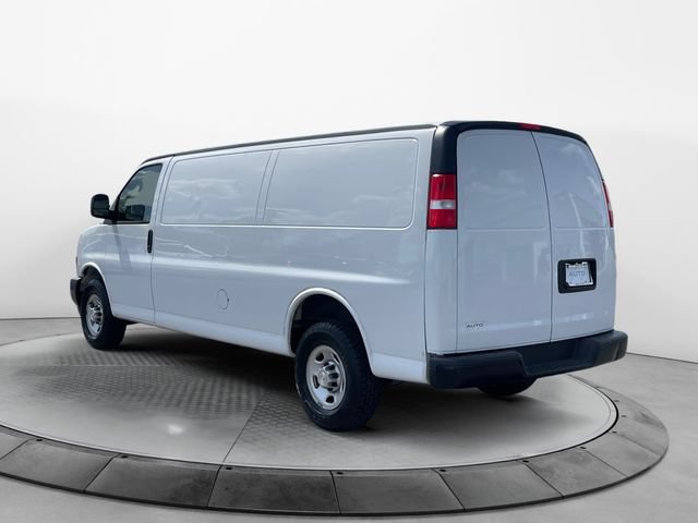 Used 2021 Chevrolet Express 2500 Extended w/ Driver Convenience Package RWD image 3