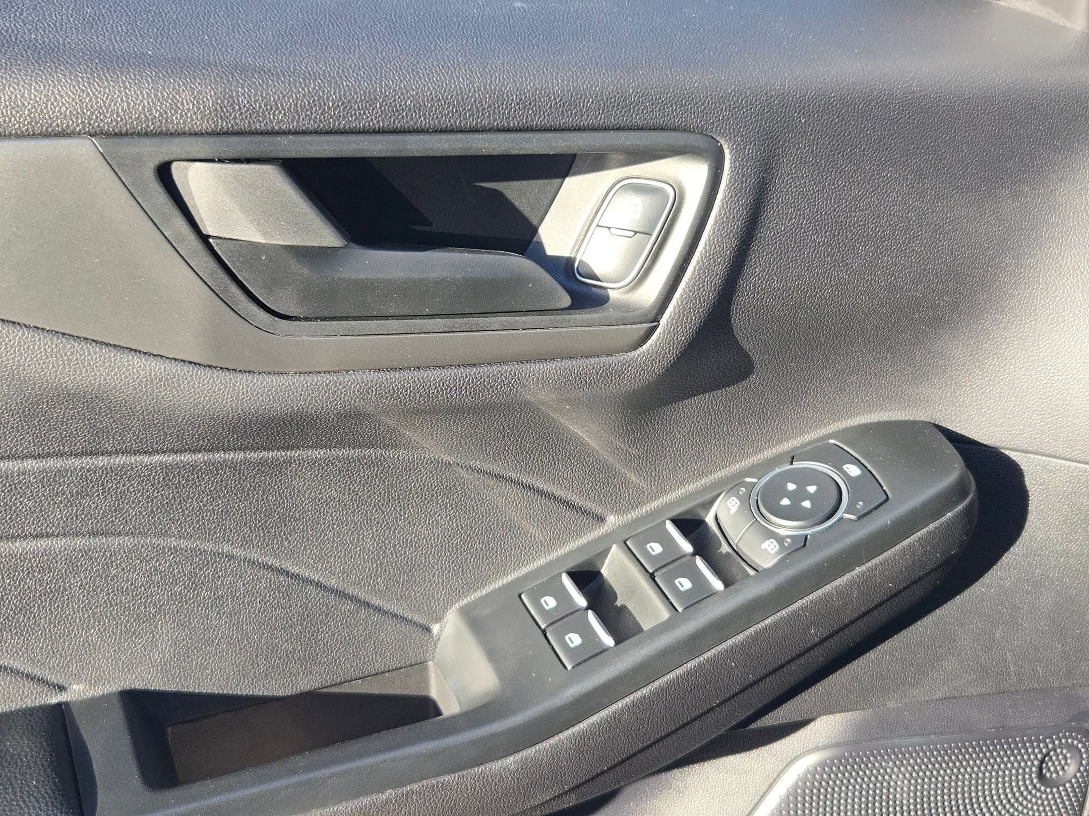 Used 2025 Ford Escape Active image 11