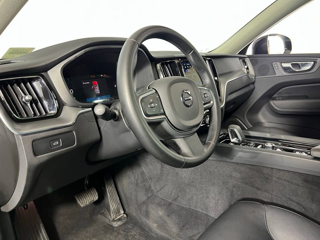 Used 2024 Volvo XC60 B5 Core image 20
