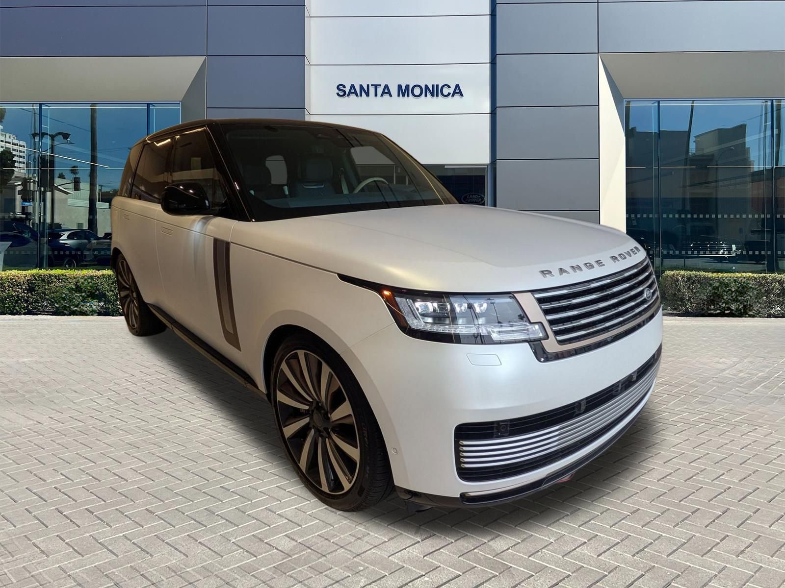 New 2026 Land Rover Range Rover SV image 3