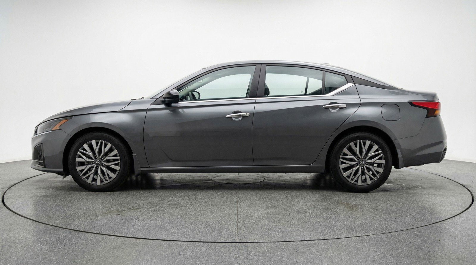 Used 2025 Nissan Altima 2.5 SV image 5