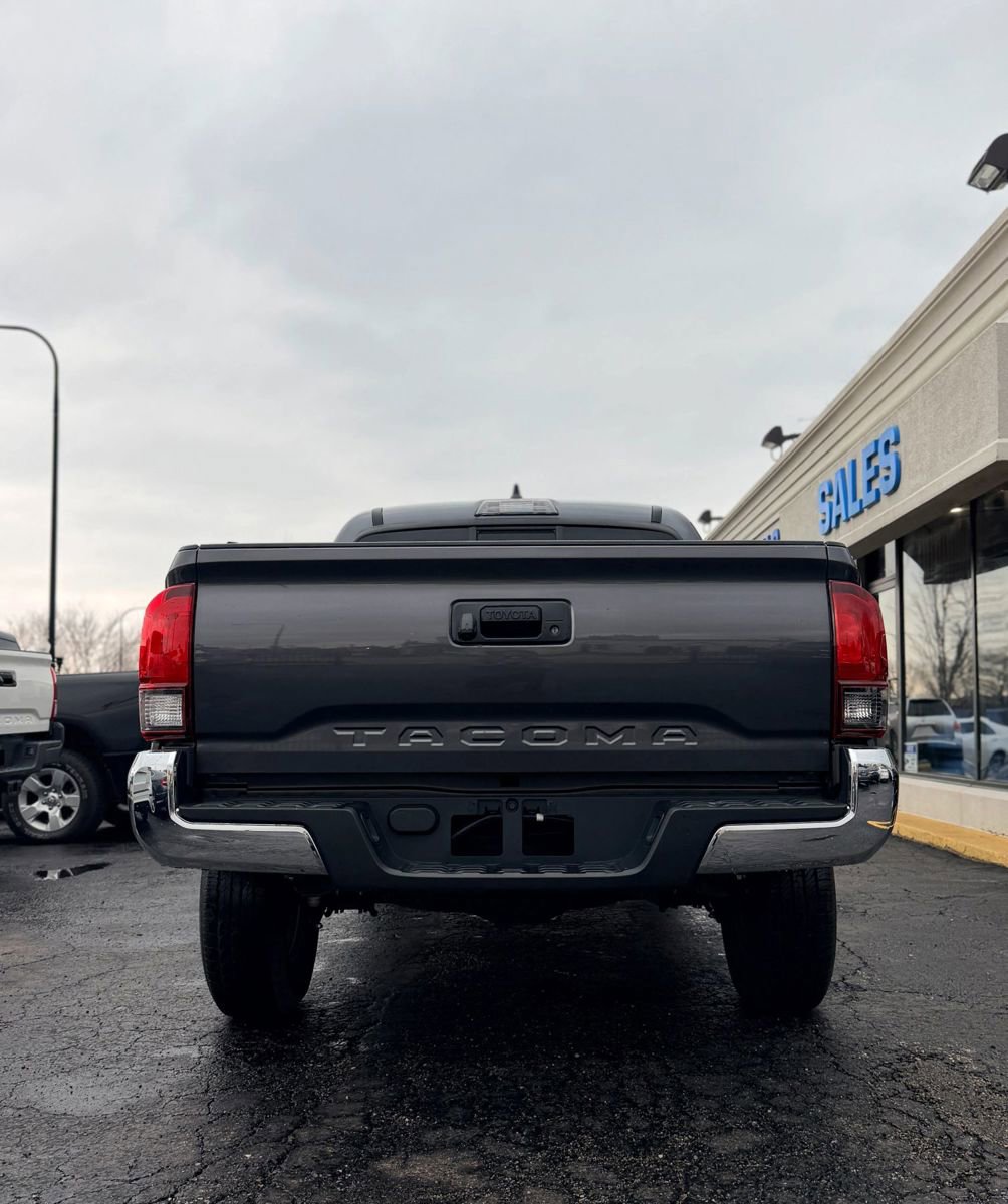 Used 2023 Toyota Tacoma SR5 RWD image 5