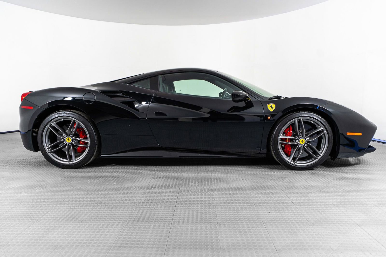 Certified 2019 Ferrari 488 GTB RWD image 10