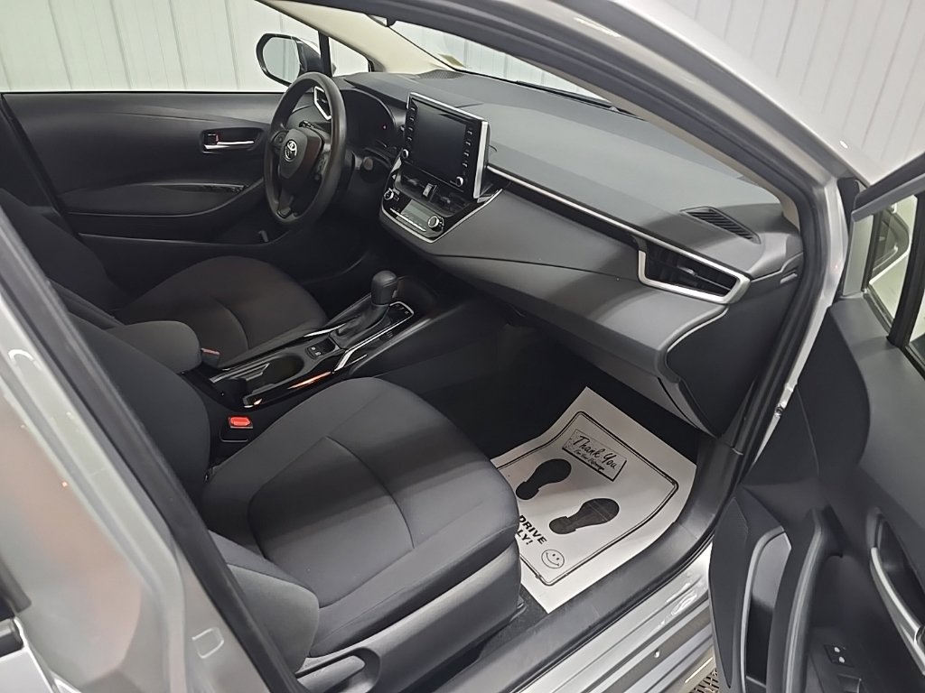 Used 2021 Toyota Corolla LE FWD image 15