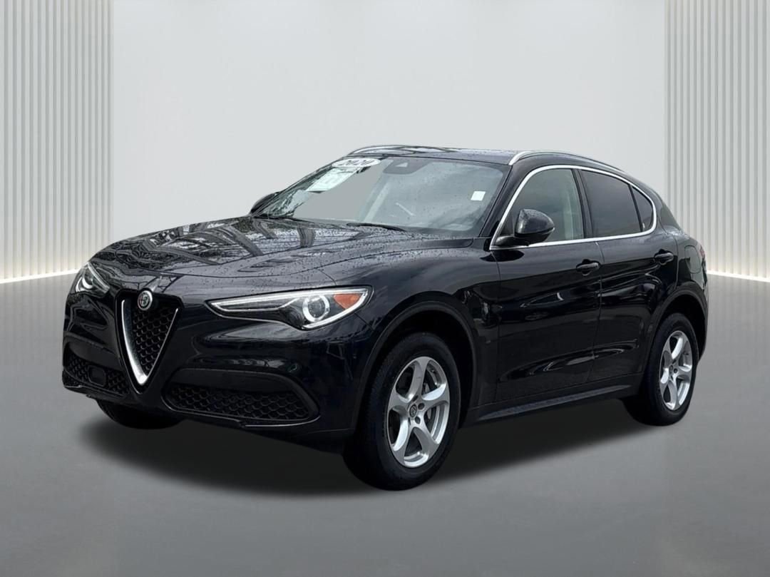 Used 2020 Alfa Romeo Stelvio RWD image 1
