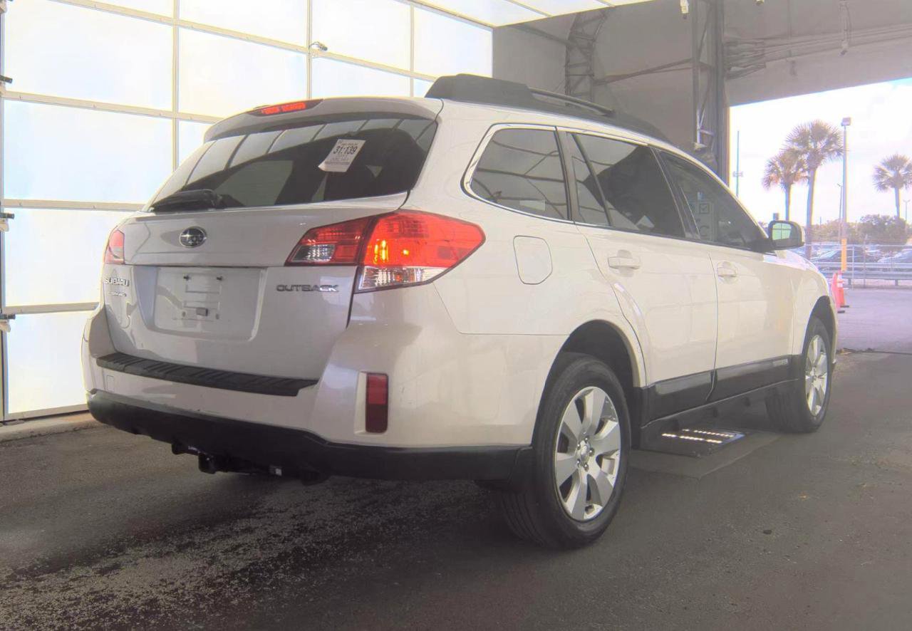Used 2012 Subaru Outback 2.5i Premium w/ Popular Pkg 1B AWD/4WD image 3