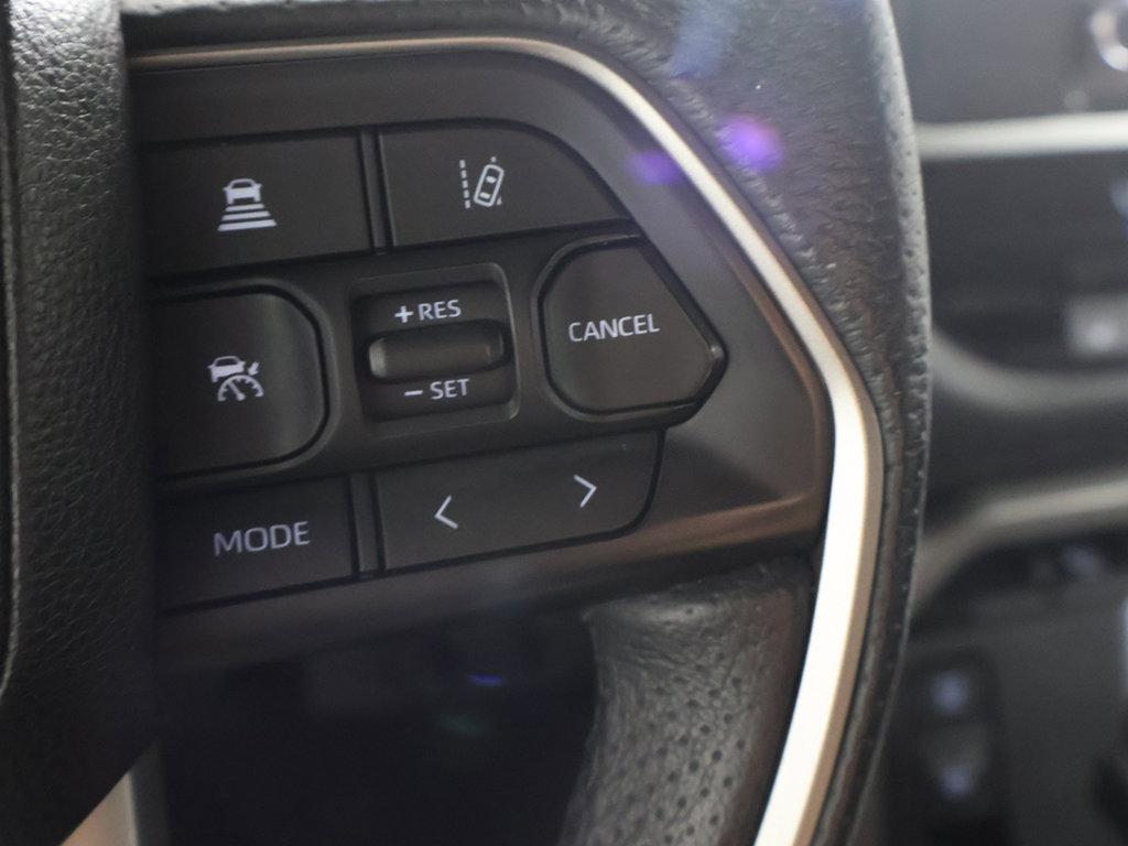 Used 2025 Toyota Sequoia SR5 AWD/4WD image 47