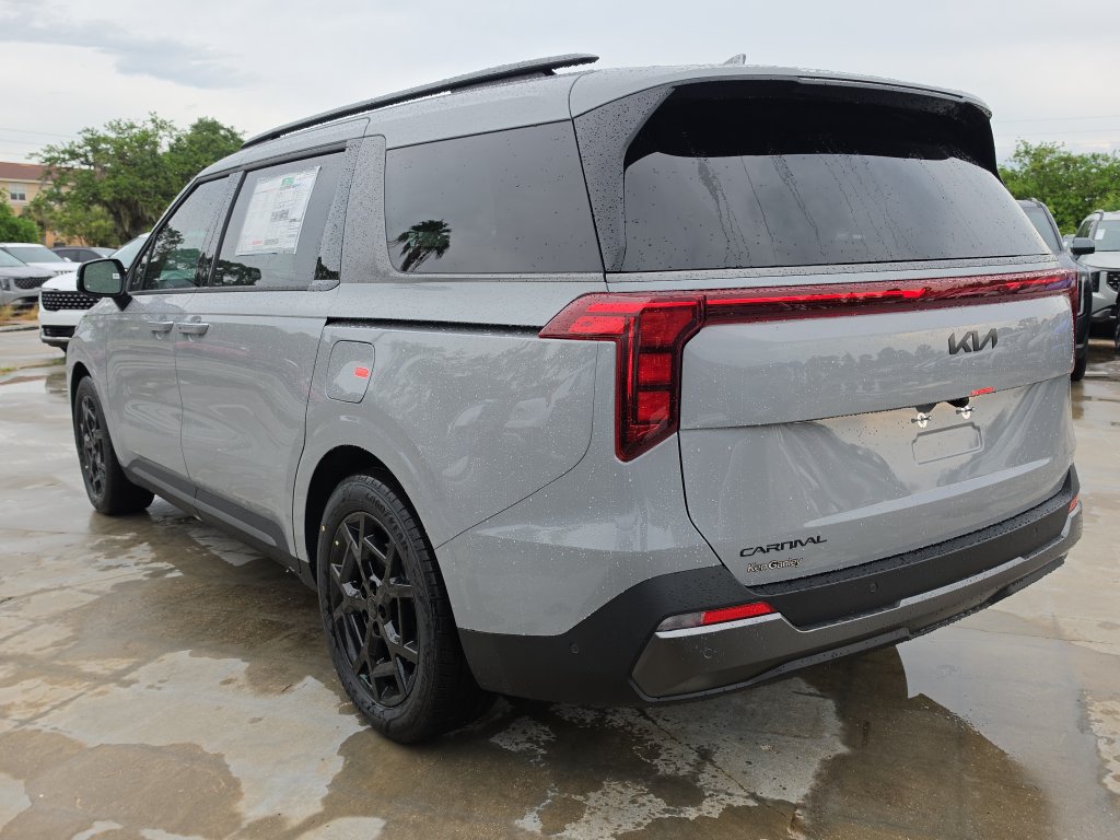 New 2026 Kia Carnival SX w/ SX Dark Edition Package FWD image 6