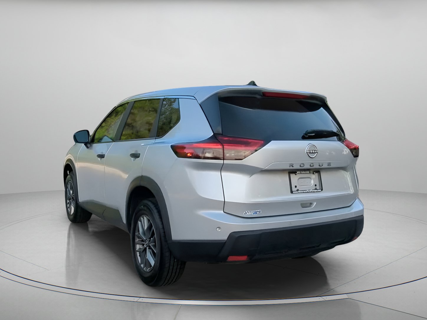 Used 2024 Nissan Rogue S FWD image 21