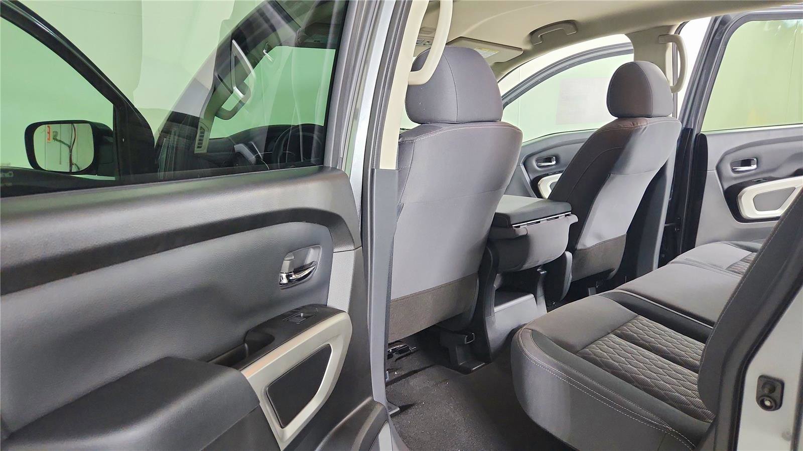 Certified 2024 Nissan Titan SV image 29