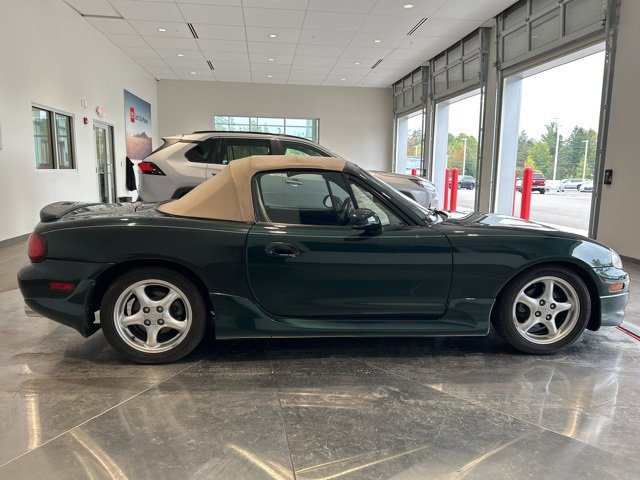 Used 2002 MAZDA MX-5 Miata image 8
