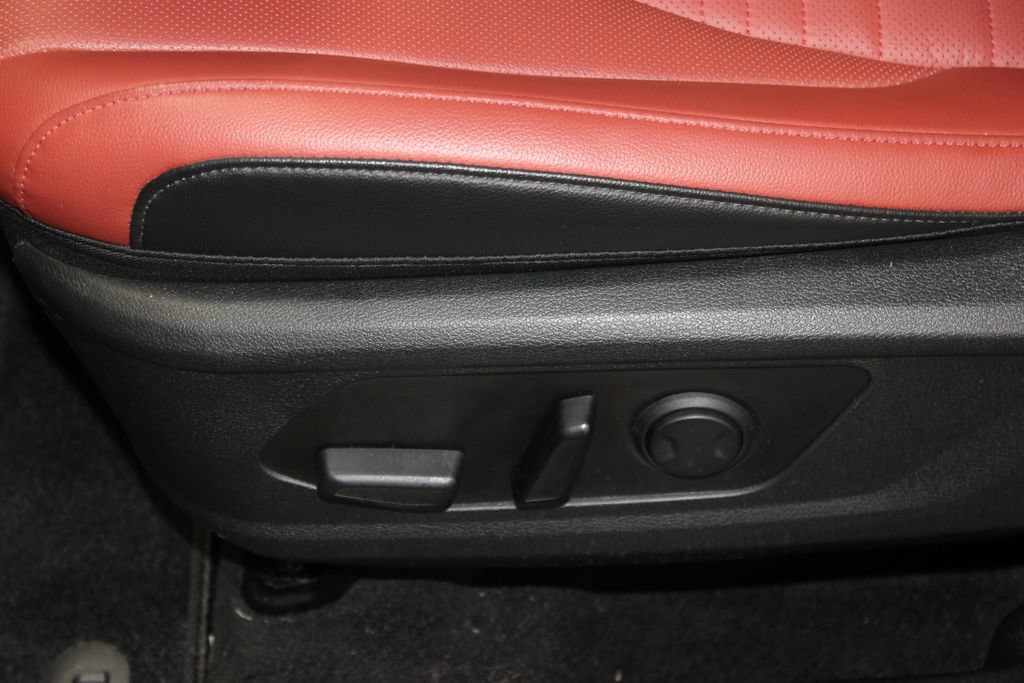 Used 2025 Kia Sportage SX FWD image 16