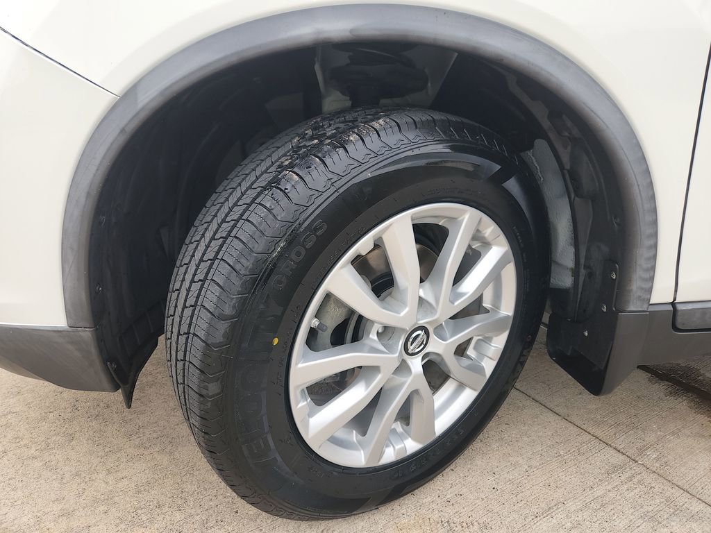 Used 2017 Nissan Rogue SV AWD/4WD image 30