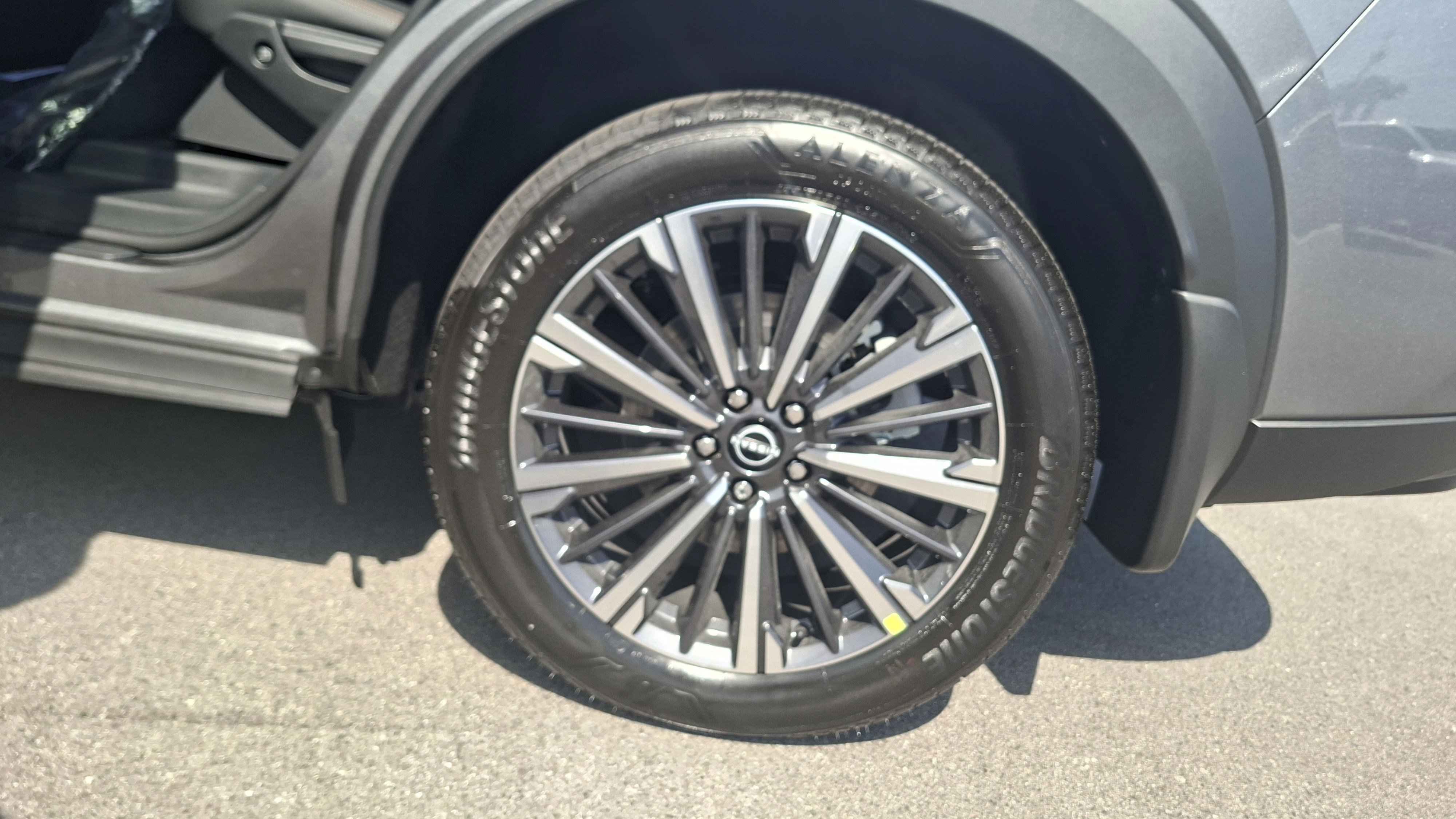 New 2026 Nissan Pathfinder Platinum FWD image 17