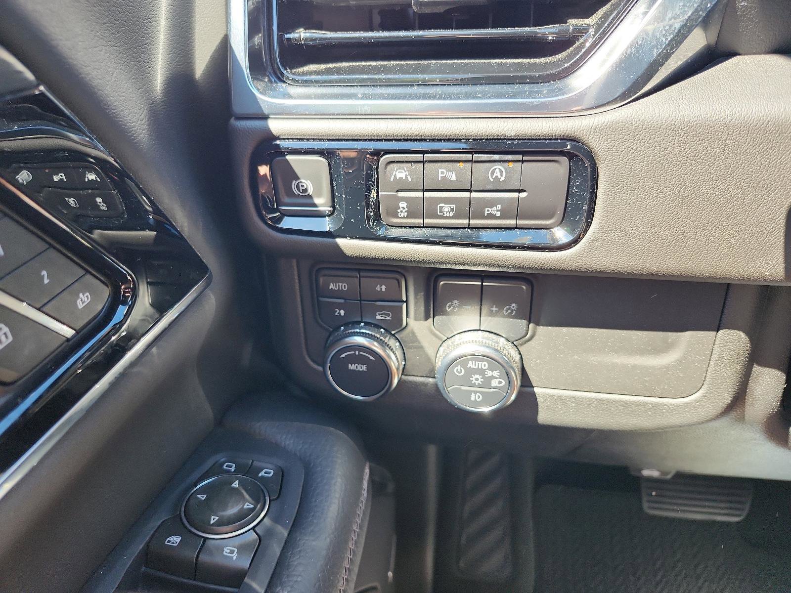 Certified 2025 GMC Yukon Denali w/ Sun & Power Step Package image 22