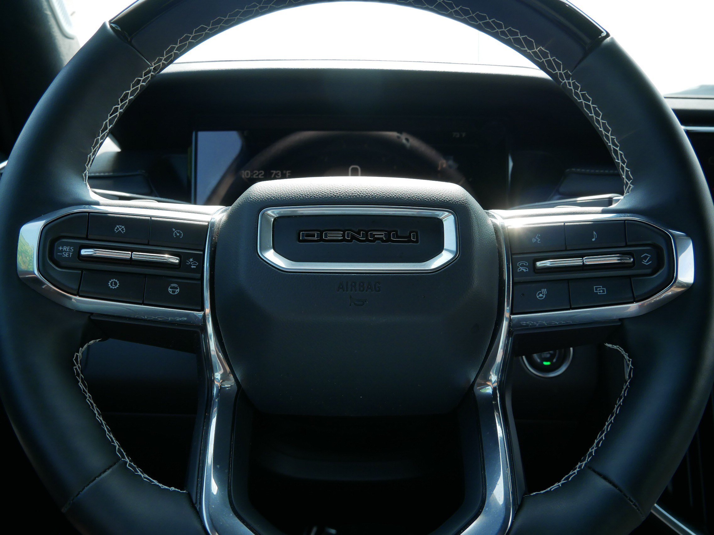 Used 2026 GMC Acadia Denali Ultimate w/ LPO, Floor Liner Package AWD/4WD image 24