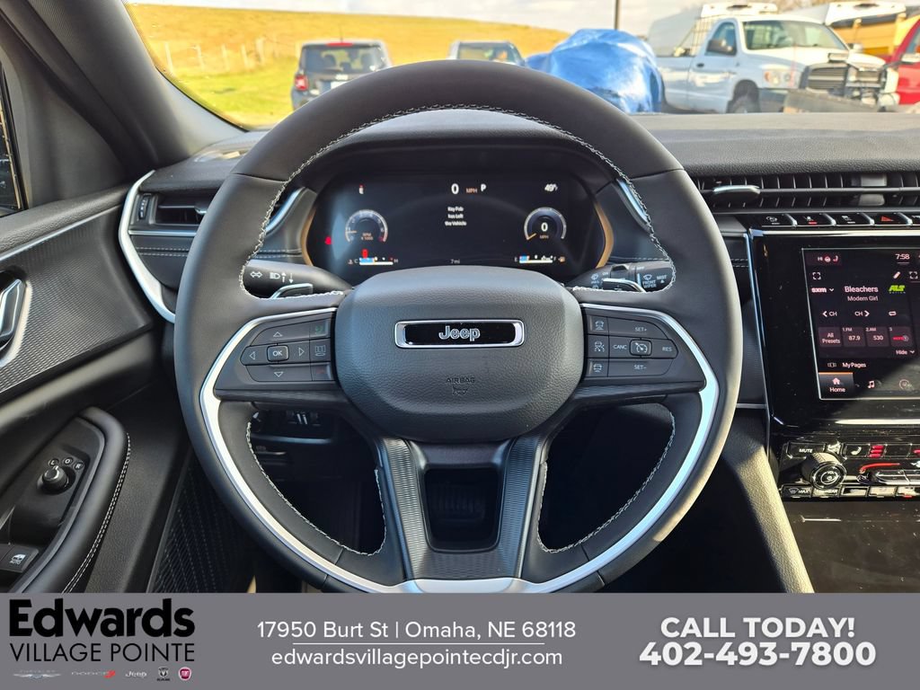 New 2025 Jeep Grand Cherokee Altitude AWD/4WD image 16