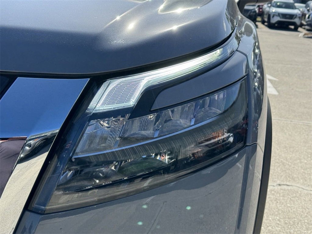 New 2025 Nissan Pathfinder Platinum w/ Cargo Package image 7