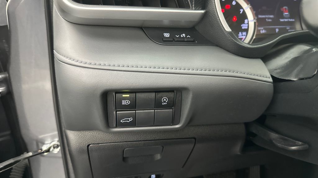 Used 2023 Toyota Highlander XSE image 32