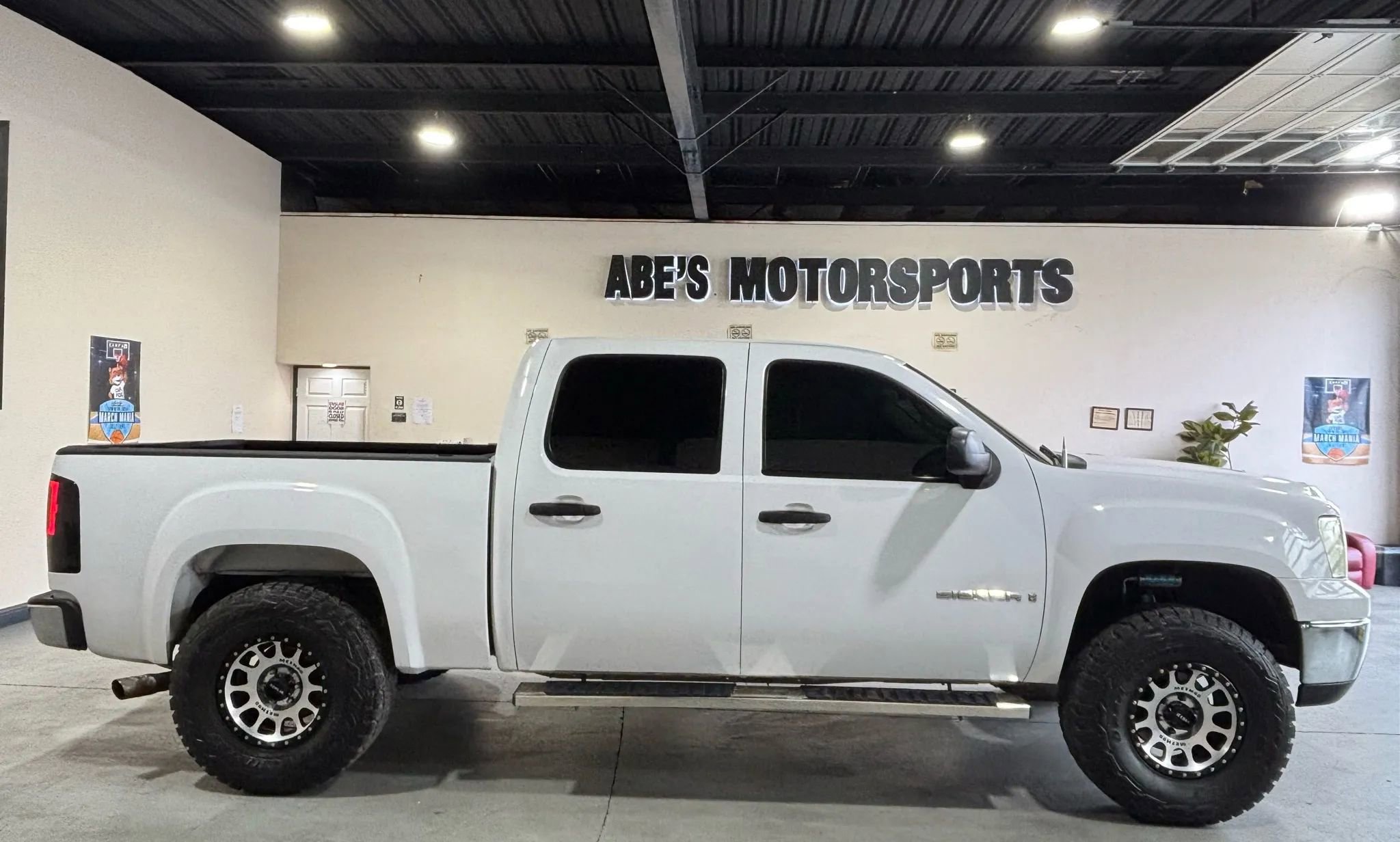 Used 2007 GMC Sierra 1500 SLE w/ SLE/SLT Trailering Package RWD image 4
