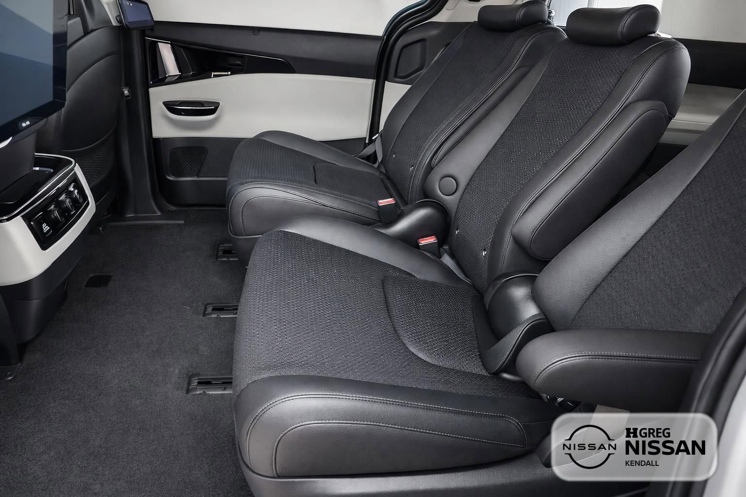 Used 2022 Kia Carnival SX Prestige image 10