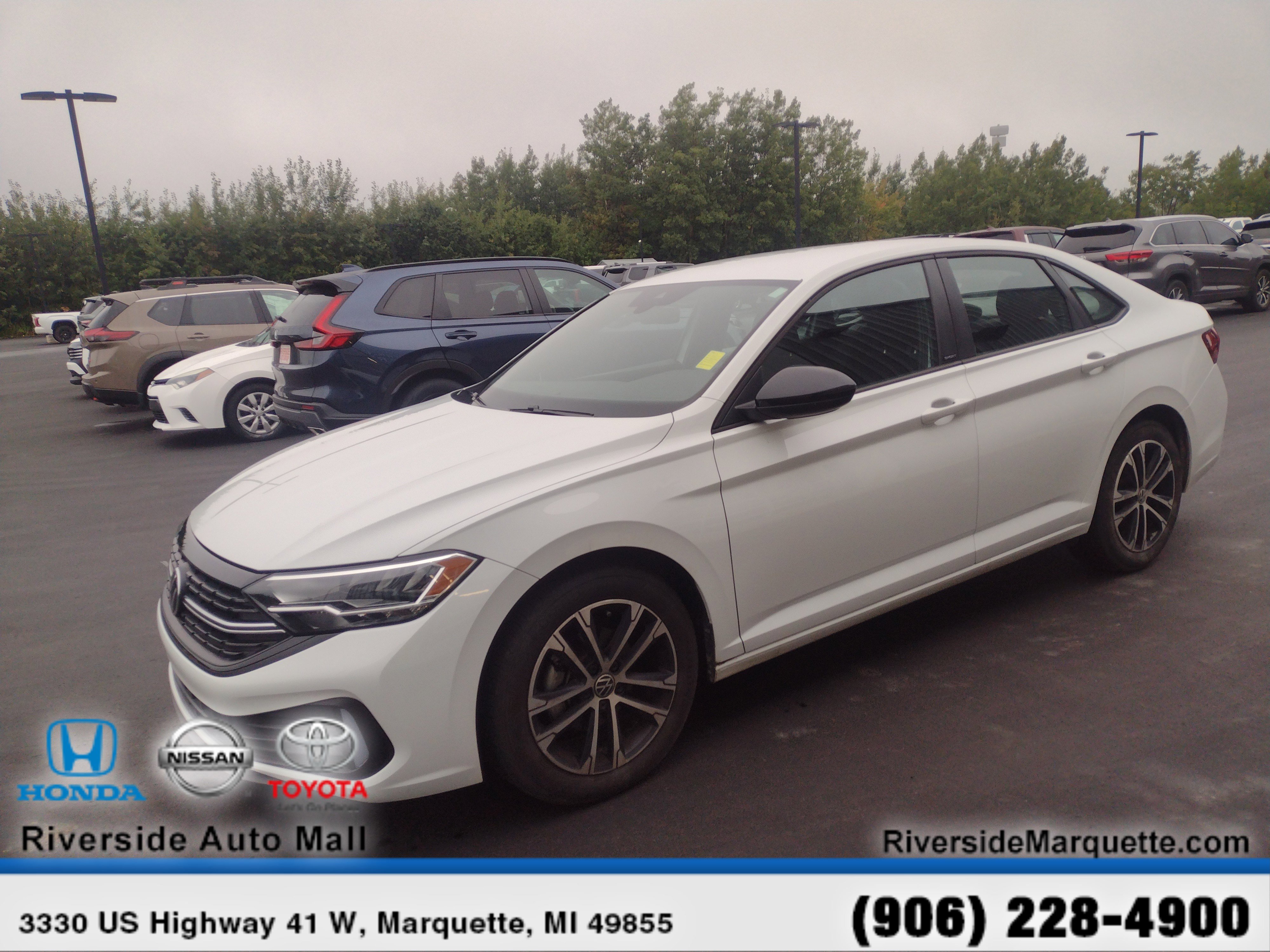 Used 2024 Volkswagen Jetta Sport image 3