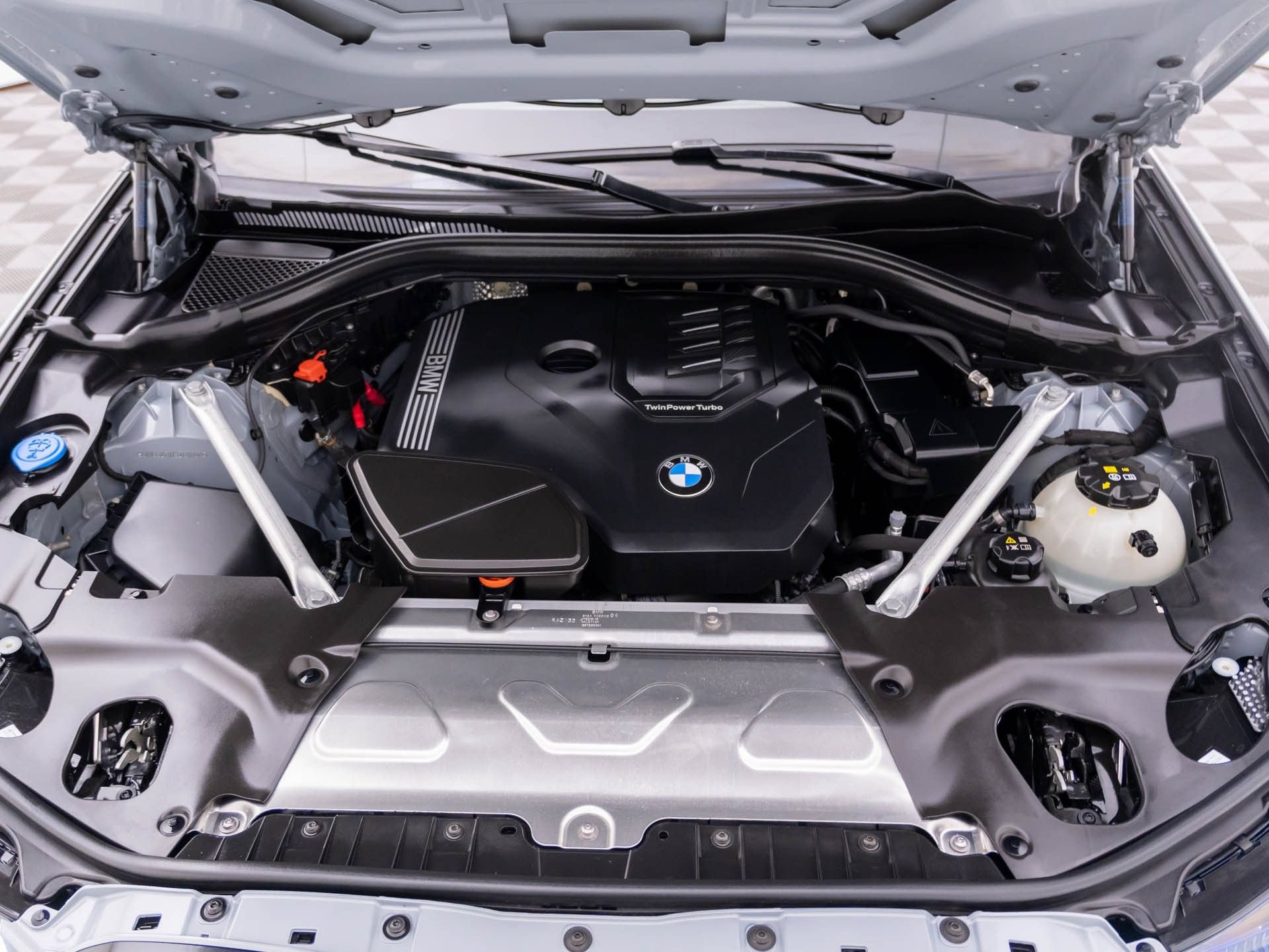 Certified 2025 BMW X4 xDrive30i w/ Premium Package AWD/4WD image 38
