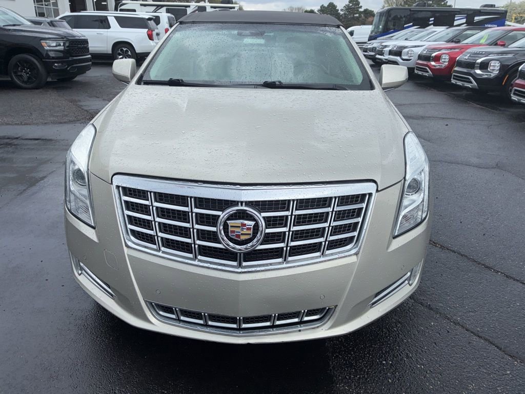 Used 2013 Cadillac XTS Luxury w/ Driver Awareness Package FWD image 2