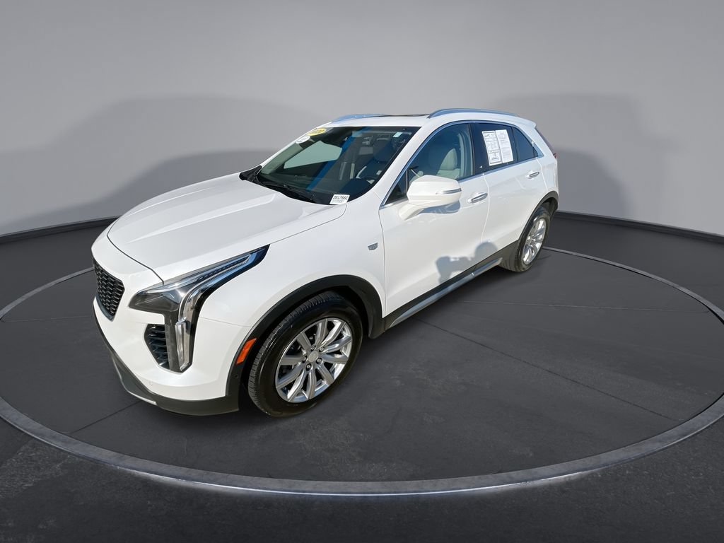 Used 2020 Cadillac XT4 Premium Luxury w/ Enhanced Visibility Package FWD image 4
