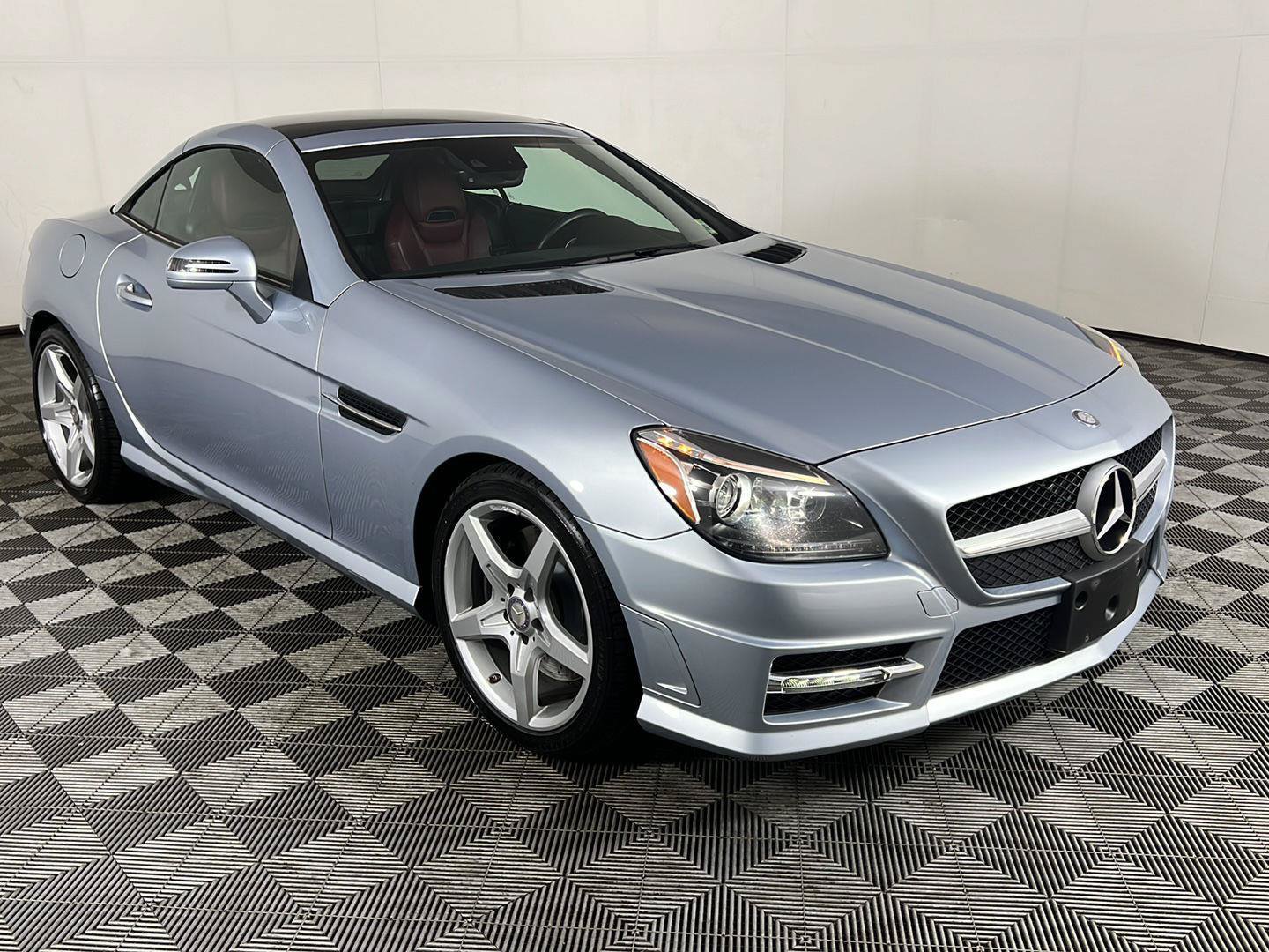 Used 2014 Mercedes-Benz SLK 250 image 18