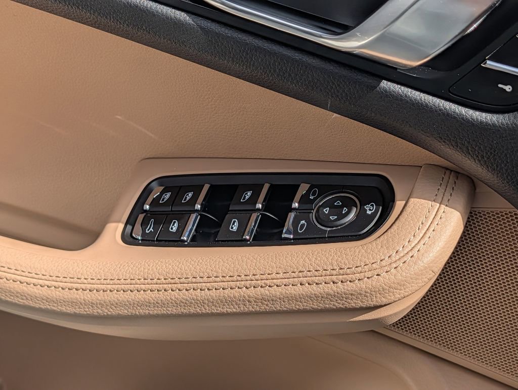 Used 2025 Porsche Macan S image 19