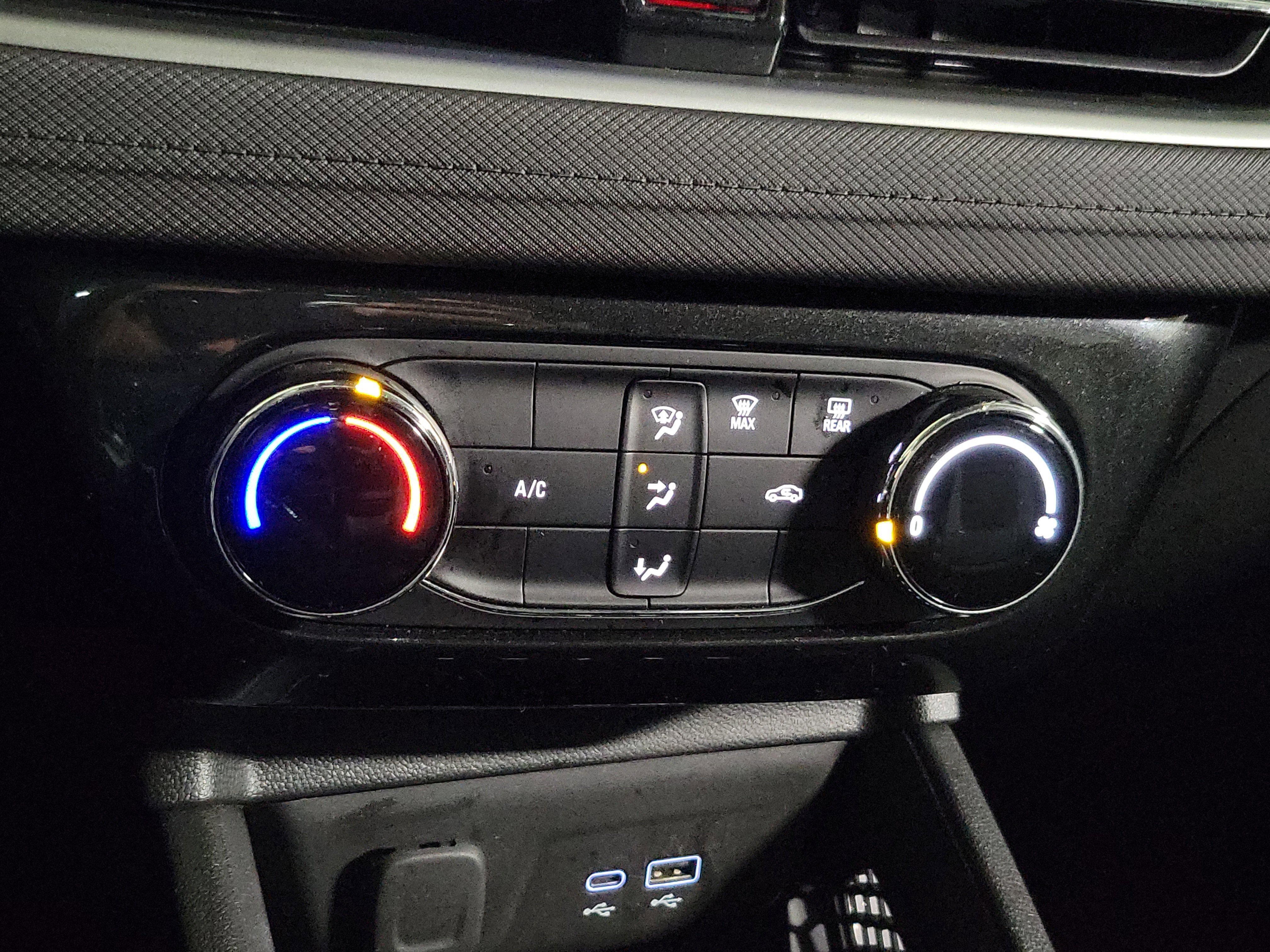 Used 2025 Chevrolet TrailBlazer LT AWD/4WD image 30