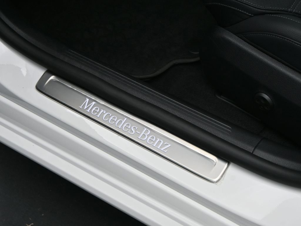 Used 2023 Mercedes-Benz C 300 Sedan image 13