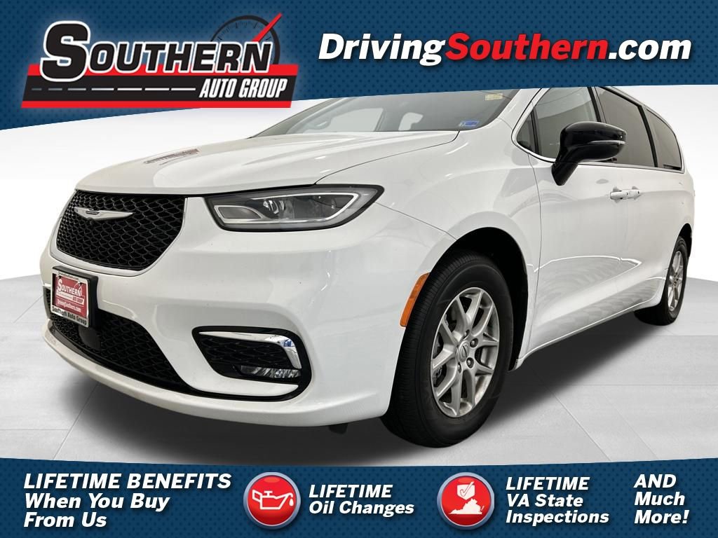 Used 2024 Chrysler Pacifica Touring-L 360° Tour