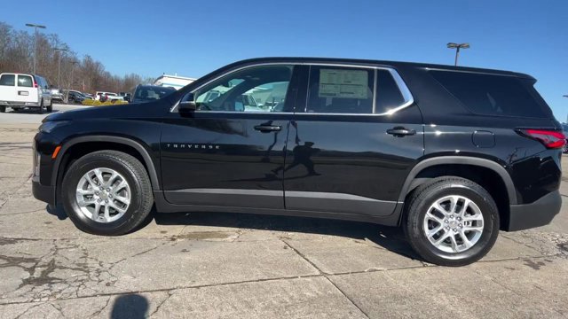 Used 2023 Chevrolet Traverse LS w/ Safety Package FWD image 6