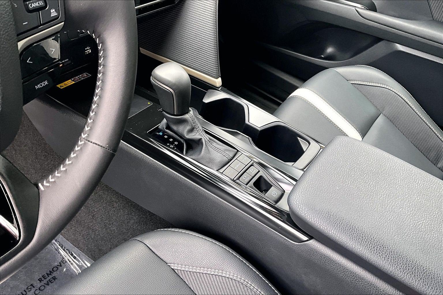Used 2026 Toyota Camry SE w/ Convenience Package FWD image 16