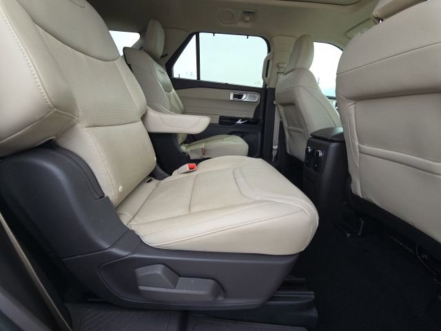 Used 2023 Ford Explorer Platinum w/ Technology Package AWD/4WD image 17