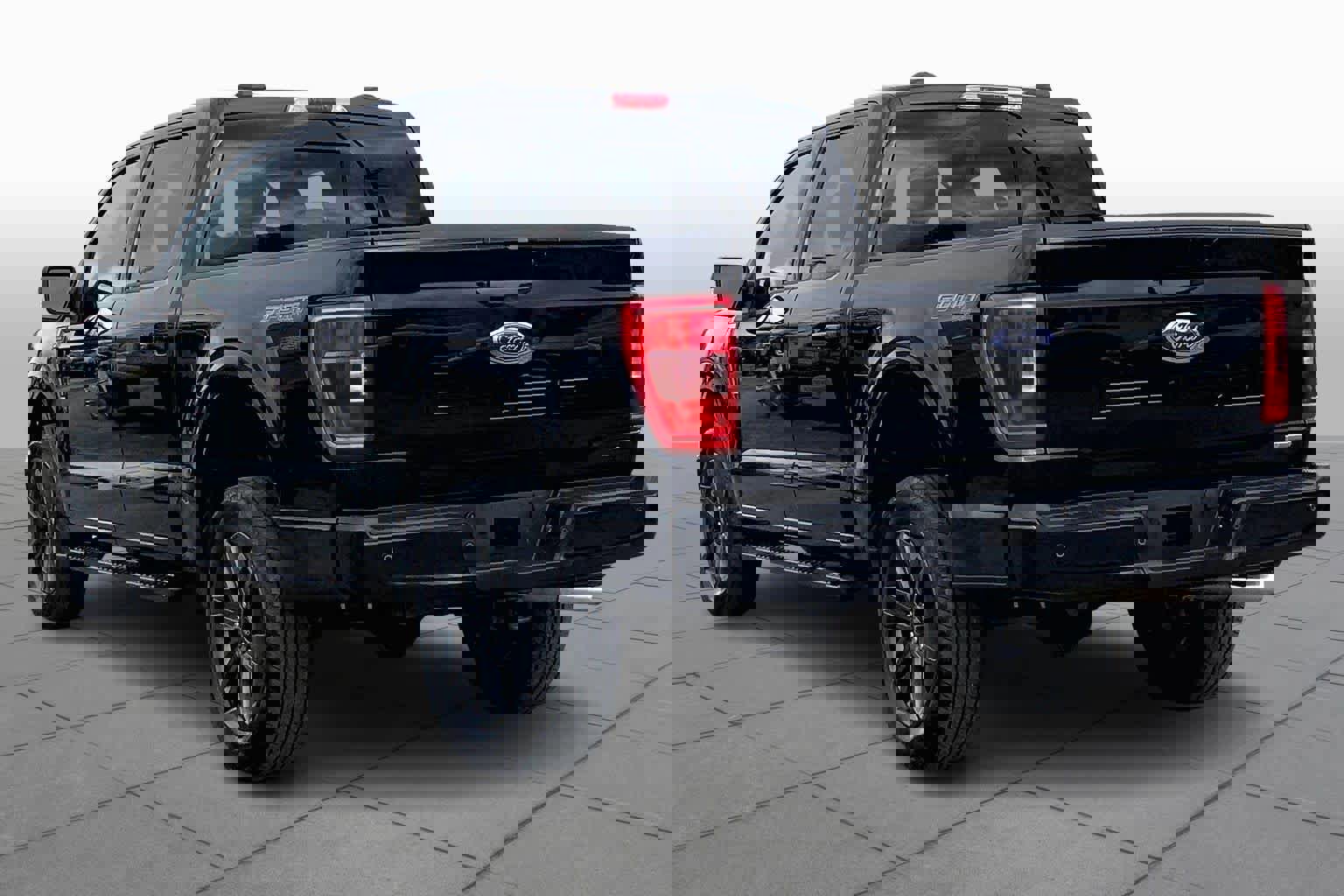 Used 2023 Ford F150 XLT w/ Equipment Group 302A High image 12