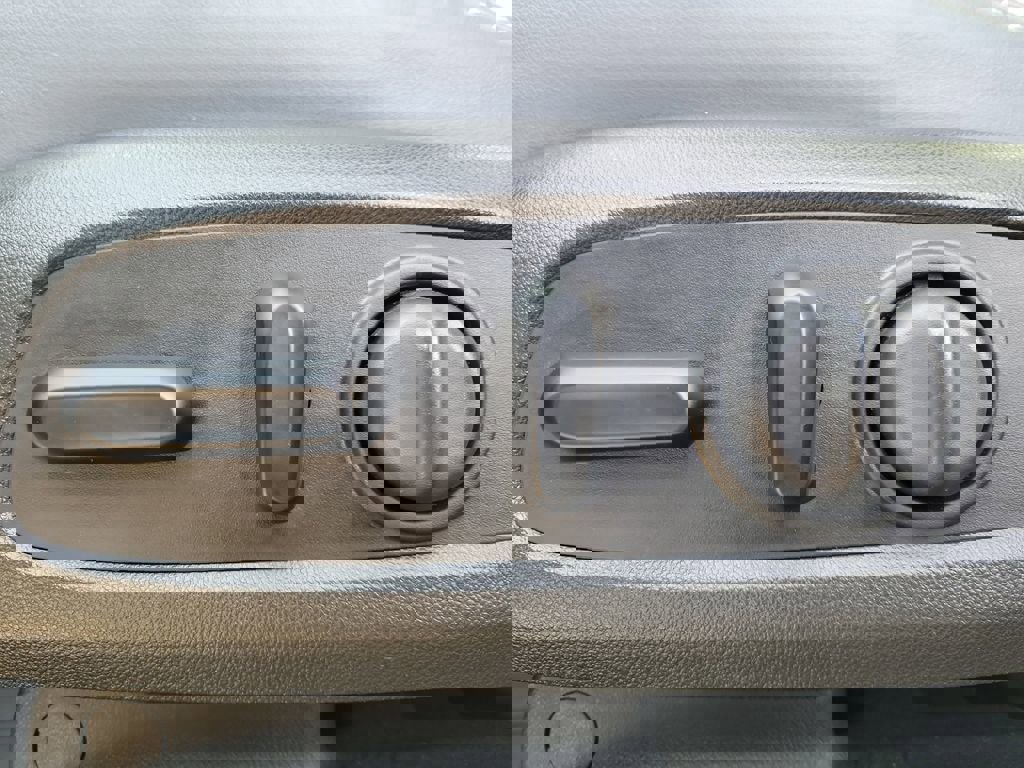 Used 2021 Buick Enclave Essence image 17