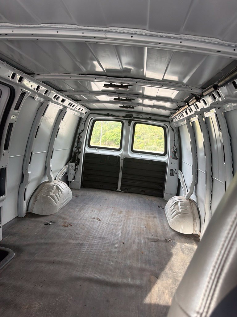 Used 2022 Chevrolet Express 2500 Extended RWD image 22