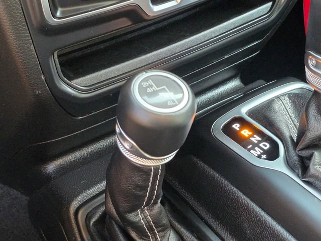 Used 2019 Jeep Wrangler Unlimited Sahara AWD/4WD image 36