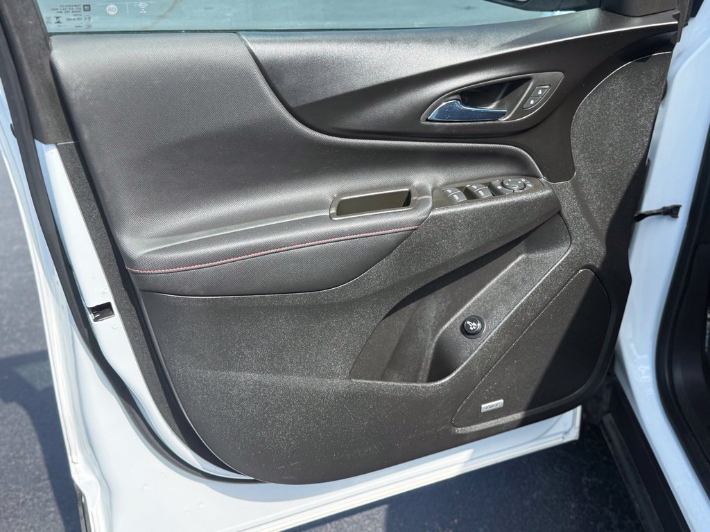 Used 2023 Chevrolet Equinox RS w/ RS Leather Package AWD/4WD image 13