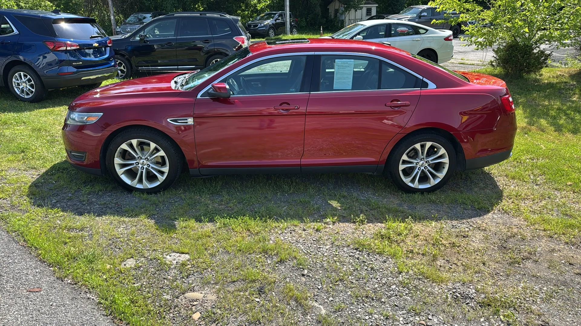 Used 2013 Ford Taurus SEL FWD image 2